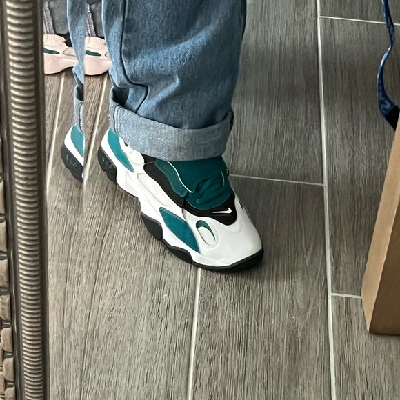 Nike turfs - Picture 2 of 2